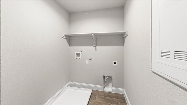 Building Photo - 5968 Bursey Rd