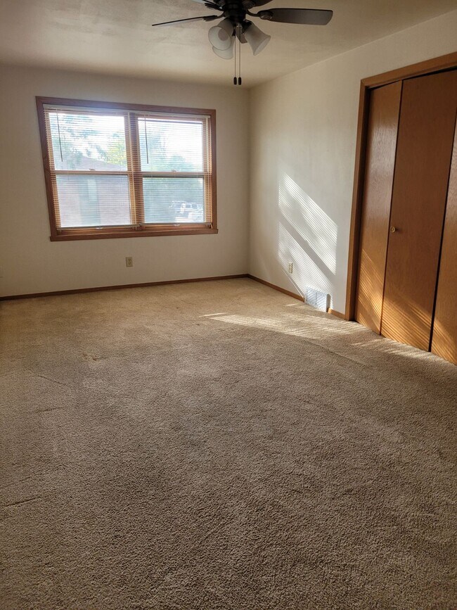 Building Photo - 2803 S Wheatfield Drive