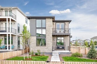 Building Photo - 6010 N Perth St