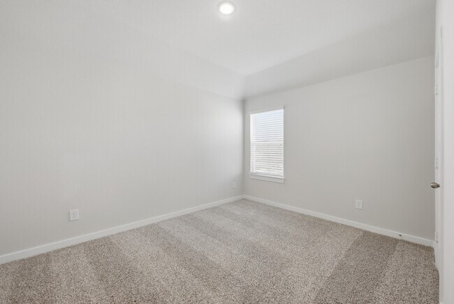 Building Photo - 1053 Lilly Ln