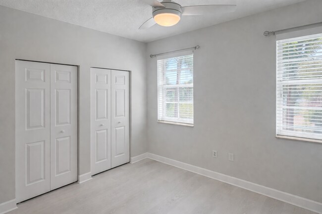 Building Photo - 356 Moorings Dr