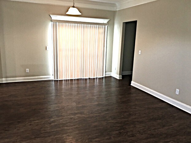 Building Photo - 306 Crabapple Cir