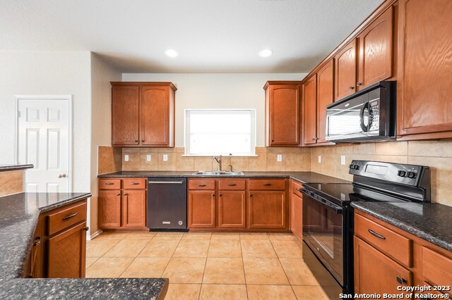 Building Photo - 5731 White Oak Cove