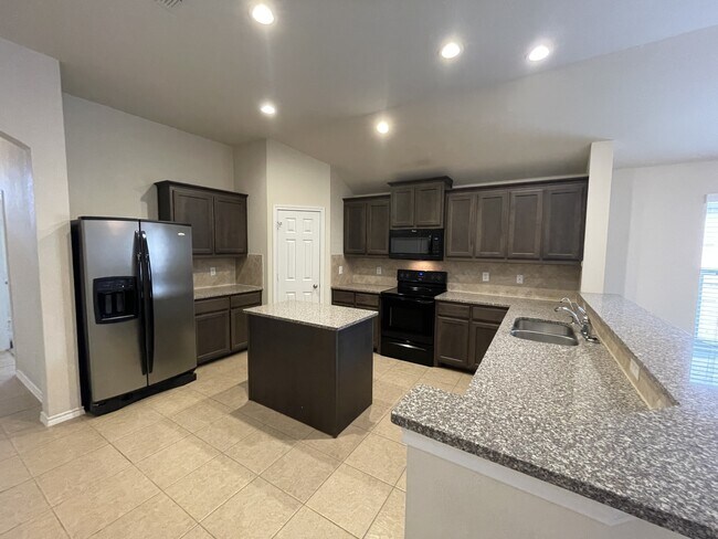 Building Photo - 2537 Old Buck Dr