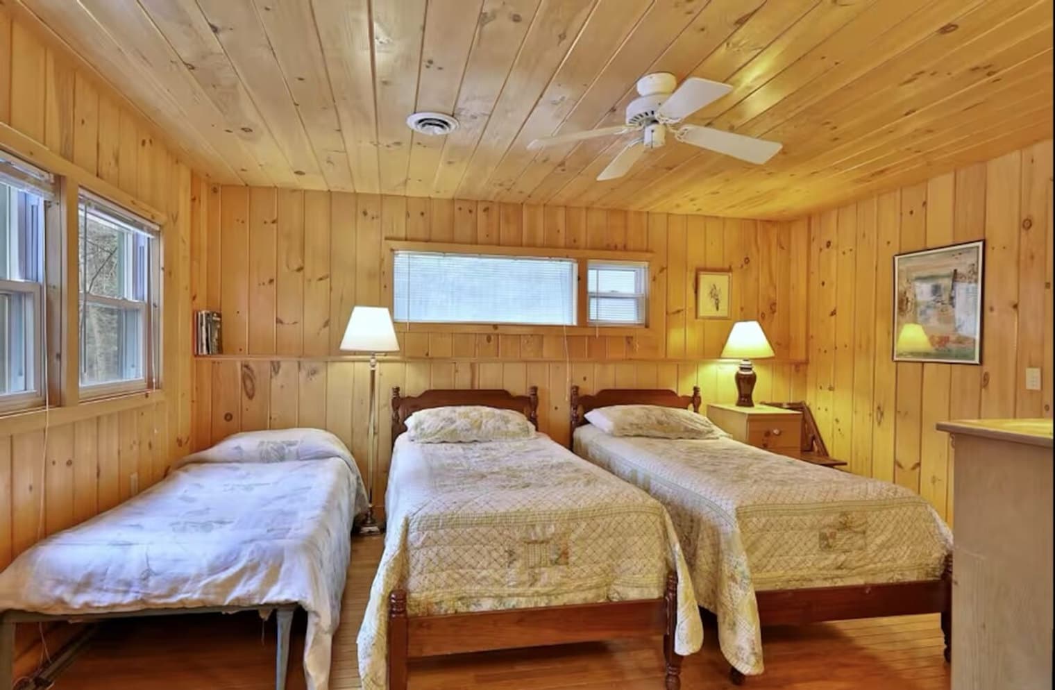 Building Photo - 4155 Lake Shore Dr