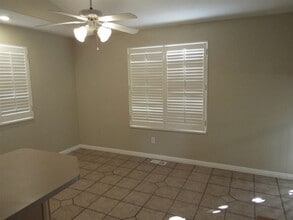 Building Photo - 5878 Impressions Dr