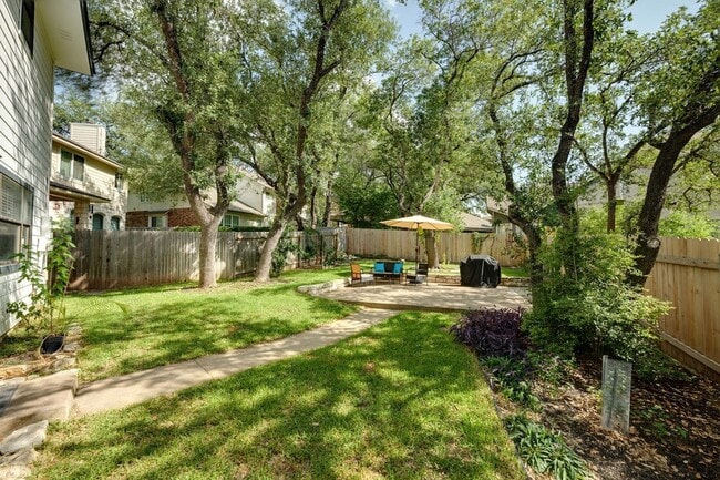 Building Photo - 3914 Latimer Dr