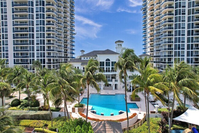 Building Photo - 4775 Collins Ave
