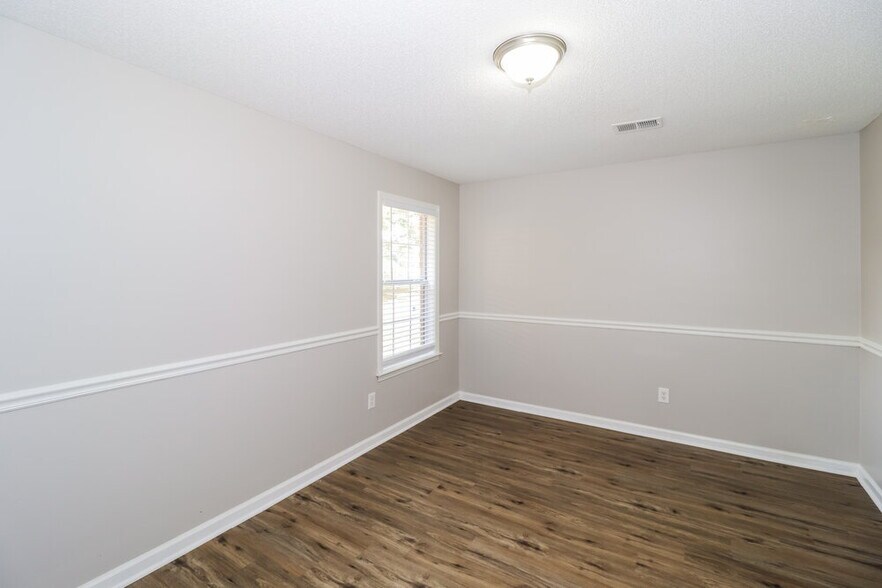 Building Photo - 4092 Hidden Fern Ln N