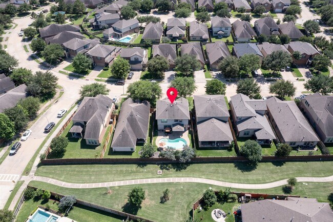 Building Photo - 27146 Harvest Pointe Ln