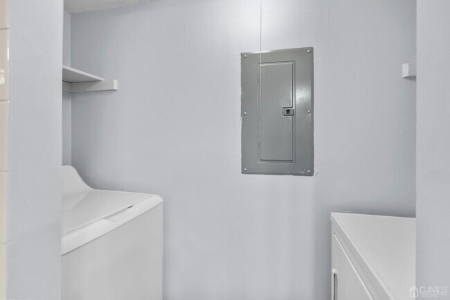 Building Photo - 7520 Tamarron Dr