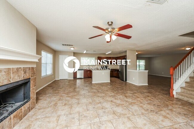 Building Photo - 4 Bedroom Pet-Friendly Home in Mesquite, TX with Main Street Renewal