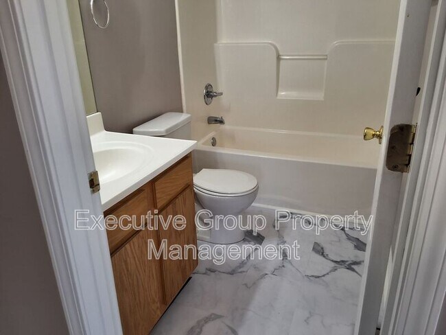 Building Photo - 103 Kenilworth Ct