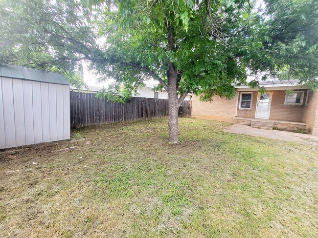 Building Photo - 3208 42nd St