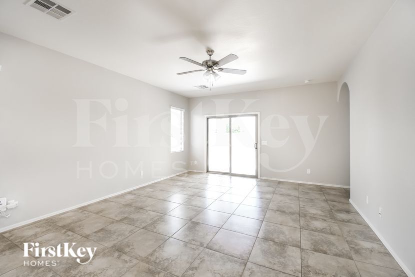 Building Photo - 4191 E Velasco St