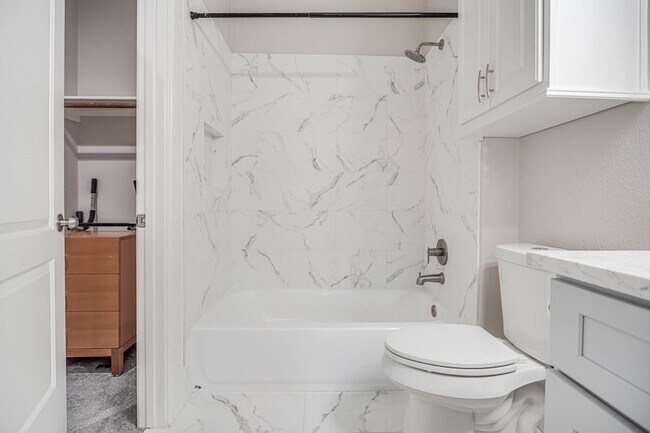 Building Photo - 4701 Inker St