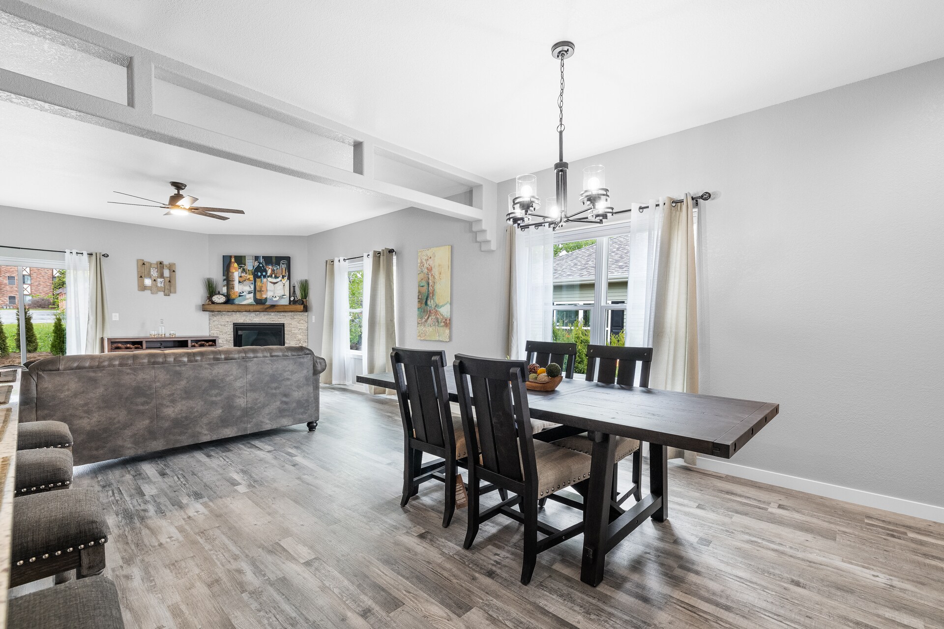 Building Photo - 1310 Daisy Dr