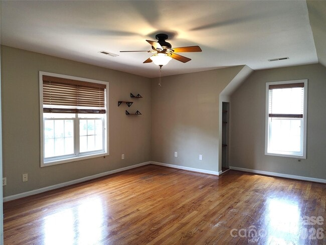 Building Photo - 9405 Mitchell Glen Dr