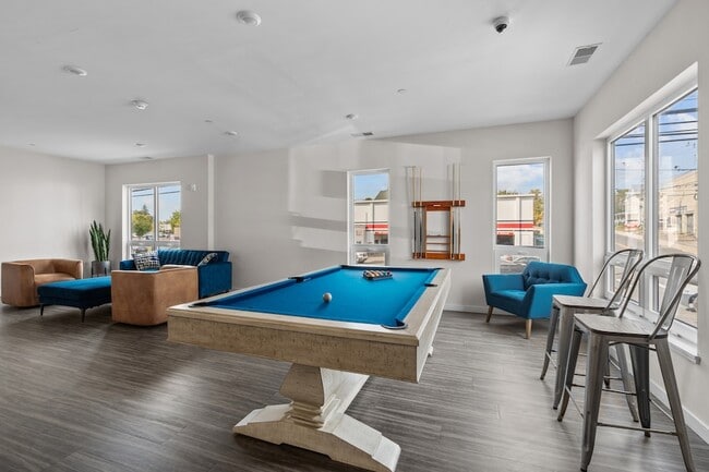 Building Photo - 71 Connecticut Ave