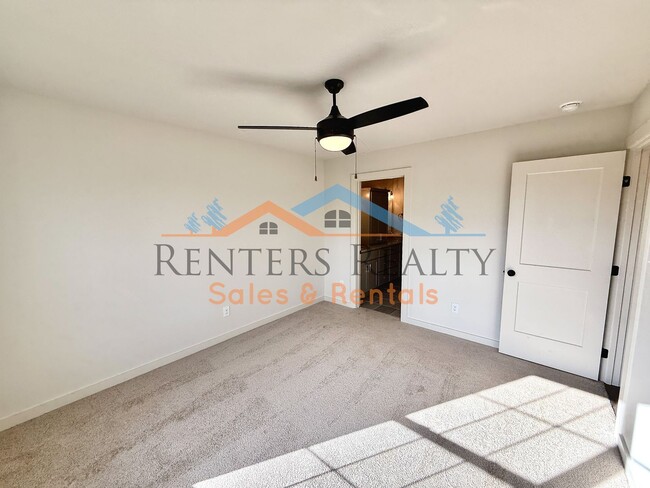 Building Photo - Modern Luxury Townhouse in the Heart of Huntsville