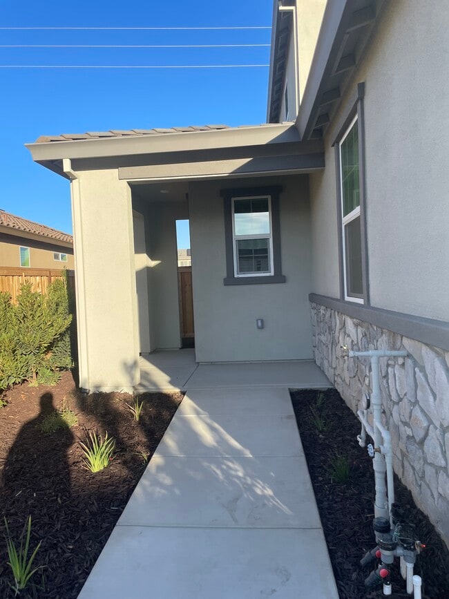 Building Photo - 464 Brachetto Ln