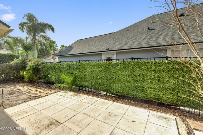 Building Photo - 429 Sea Spray Ln