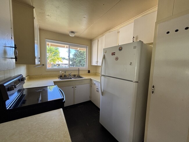 Building Photo - 5265 Manauwea St