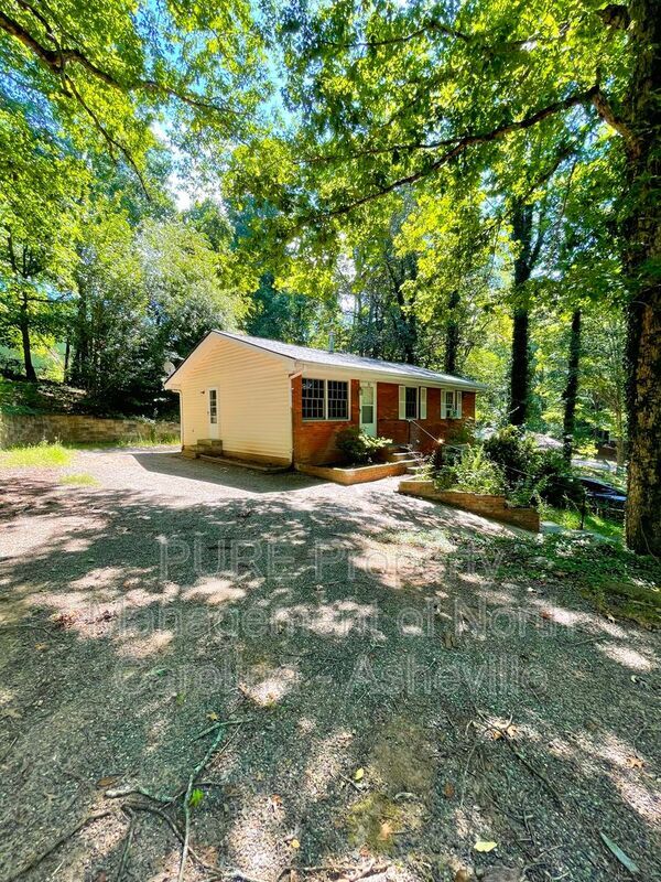 Building Photo - 25 Evelake Dr