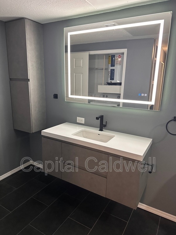 Building Photo - 1810 E Palm Ave