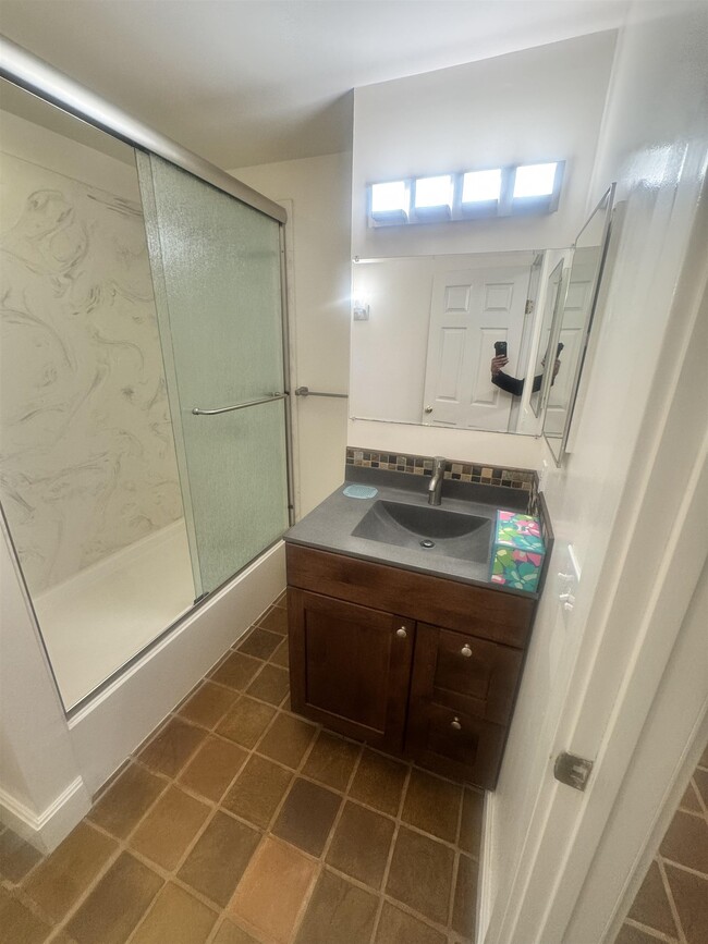 Building Photo - 1723 Carleton St