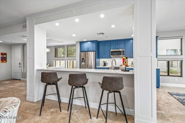 Building Photo - 7700 E Gainey Ranch Rd