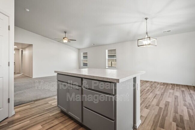 Building Photo - 17806 N Pegram Way
