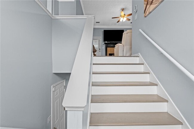 Building Photo - 40 Pine Shadow Cir