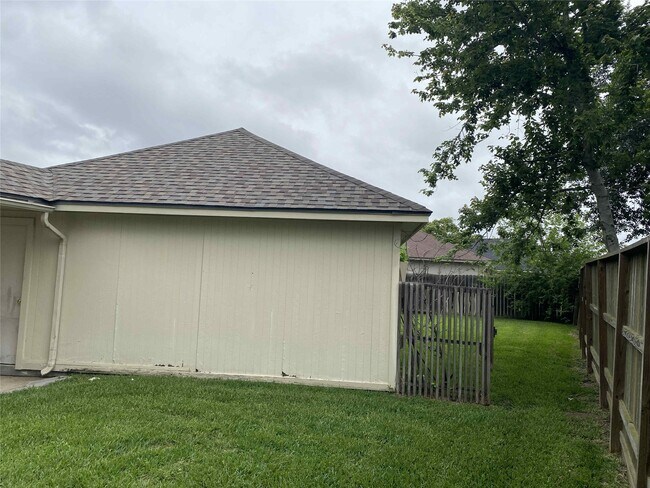 Building Photo - 3207 Breckinridge Ct