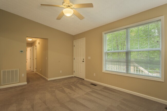 Building Photo - 34 Sugar Creek Dr
