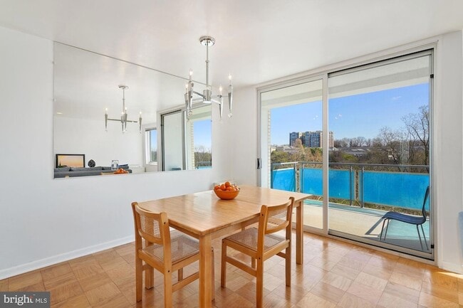 Building Photo - 10201 Grosvenor Pl