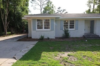 Building Photo - 1709 Azalea Dr