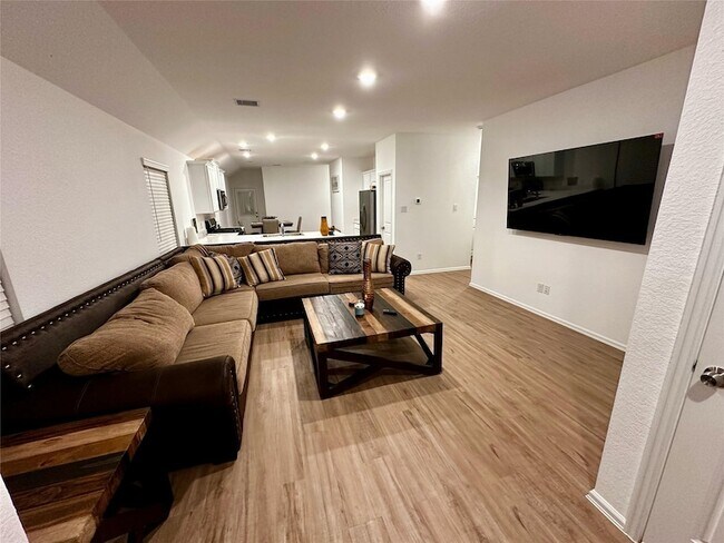 Building Photo - 2023 Foxtail Crk Ct