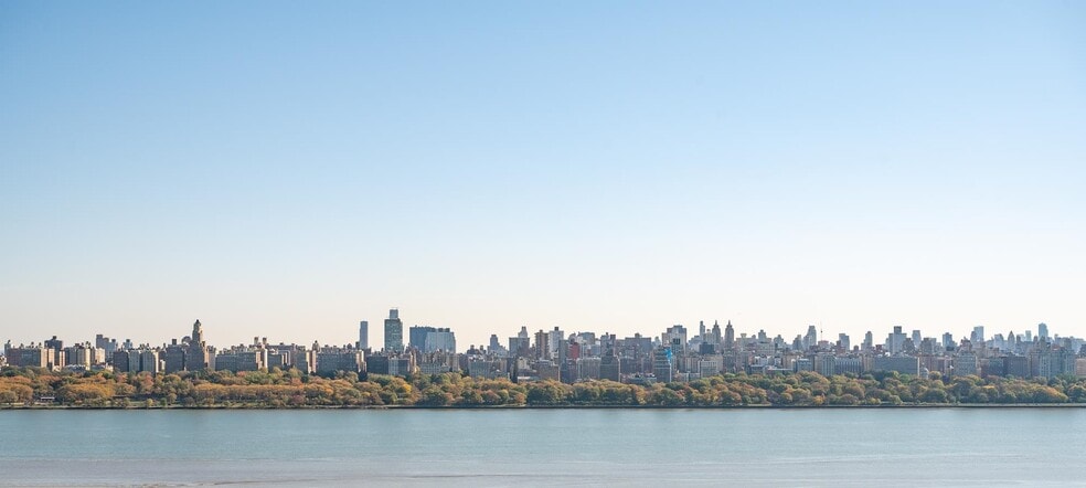 Building Photo - 9060 Palisade Ave