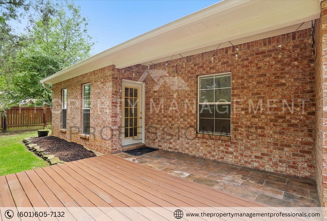 Building Photo - Cute, Comfortable and Convenient!