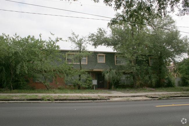 Building Photo - 3221 W Swann Ave