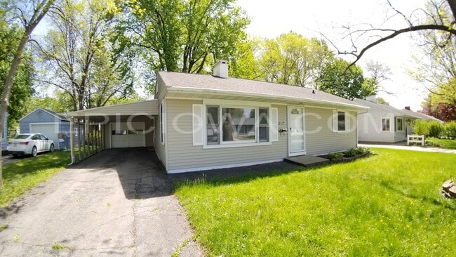 Building Photo - 3723 G Ave NE