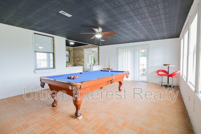 Building Photo - 424 Beach Dr