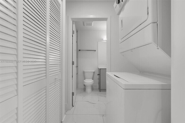 Building Photo - 1 Curtiss Pkwy