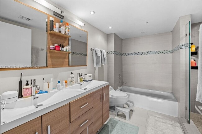 Building Photo - 650 West Ave