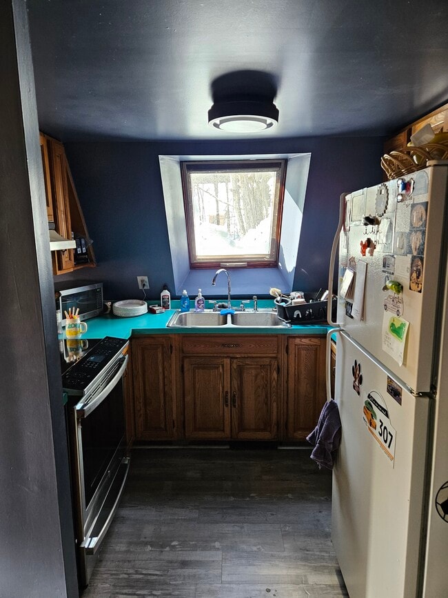 Building Photo - 5724 Lake Rd