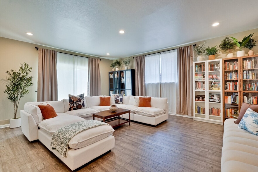 Building Photo - 6402 Tamalpais Ave