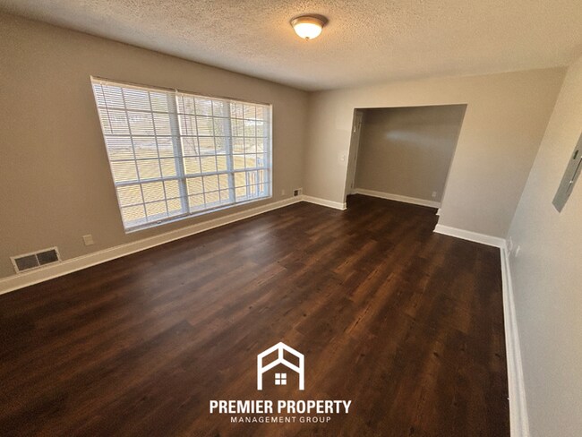 Building Photo - Spacious 3BR Home Near Birmingham w/ Hardwood Floors, Fenced Yard & Garage