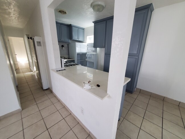 Building Photo - 2309 Grand Ave