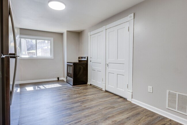 Building Photo - 2641 S 18th St